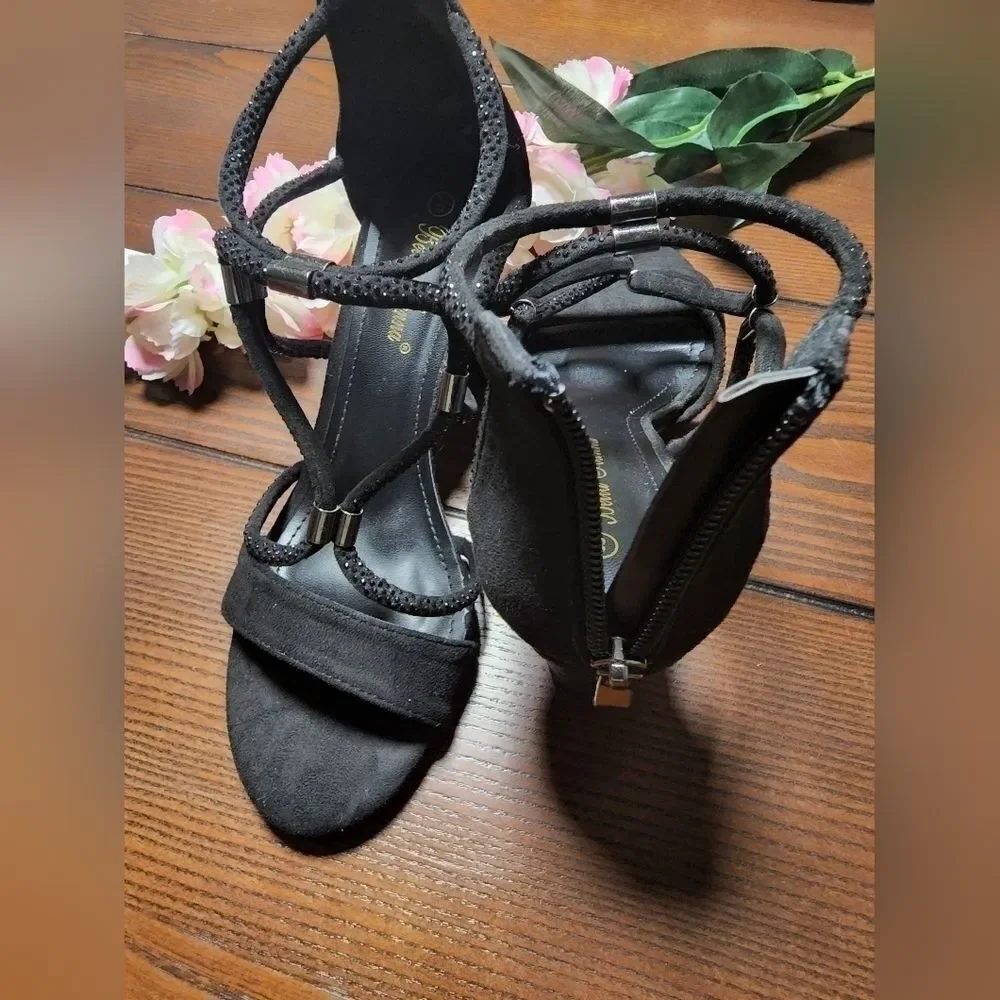 Bella Hanna Black Round Open Toe Chunky Heeled Sandals Size 8